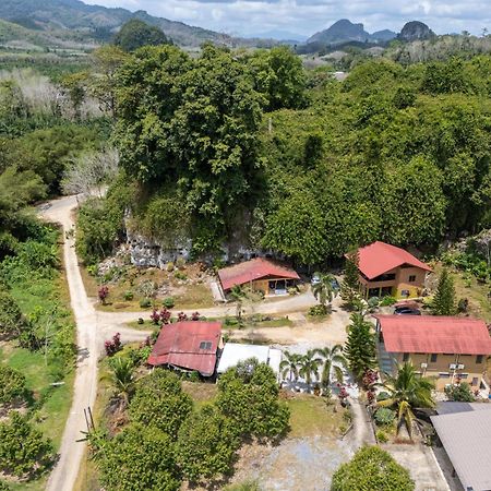 Country House Pulai Holiday Village Gua Musang Exterior foto